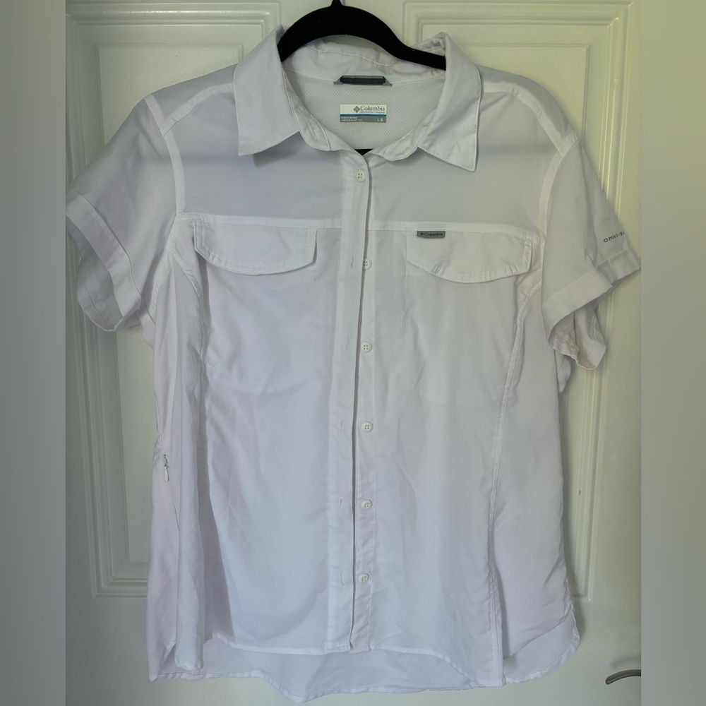 Columbia women’s button down fishing shirt Size Medium
